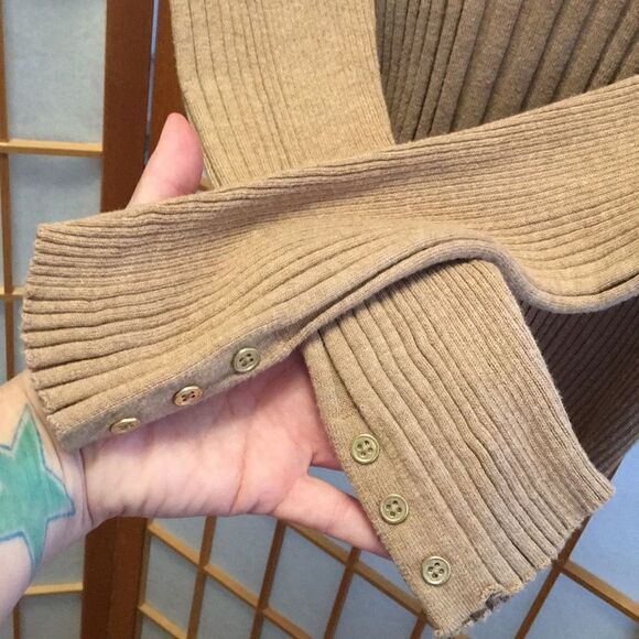 3/$20 Liz Claiborne Career L/S Vneck Ribbed Sweater - Picture 2 of 8